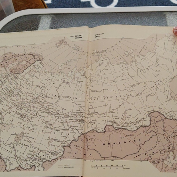 Time World Library - Russia (1962) - Vintage Book - Picture 7 of 12